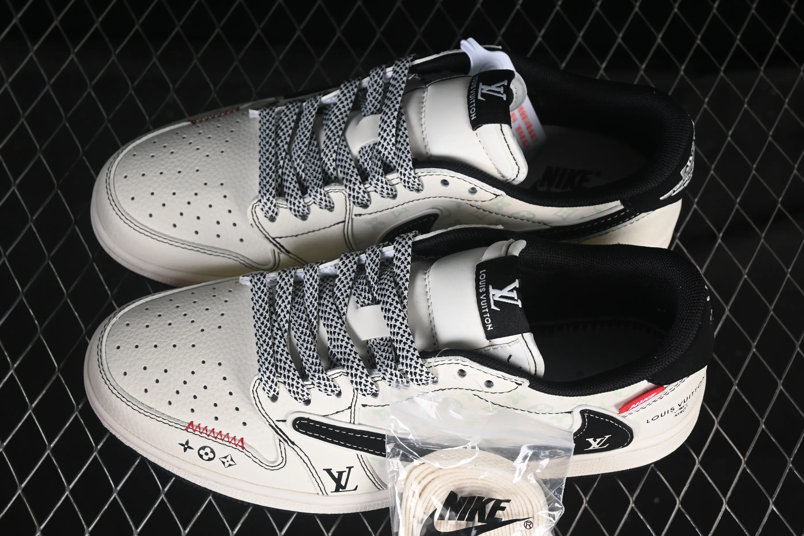 All categories Air Jordan Jordan series basketball shoes Air Jordan 1 Low High-end customized low-top sneakers Travis Scott x Fragment Design x Air Jordan 1 Low OG SP AJ1 Joe 1 LV joint black hook red label low-top cultural casual sneakers CX5050-Y30